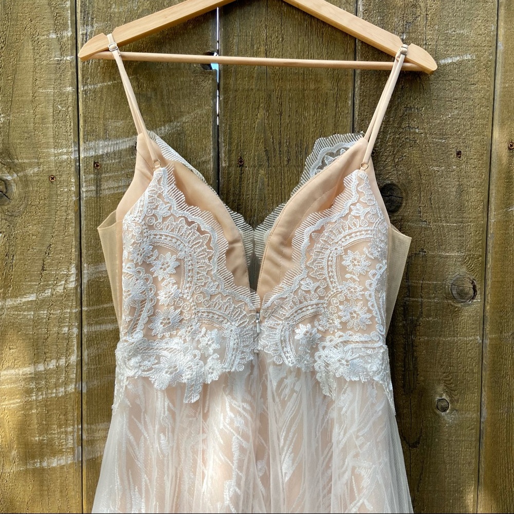 White and Beige Scallop Embroidered Tulle Maxi Dress 🌿 - Picture 8 of 16